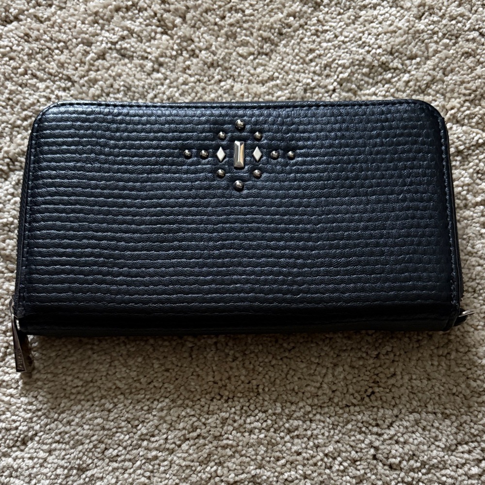 Thirty One Black Textured Zip Wallet